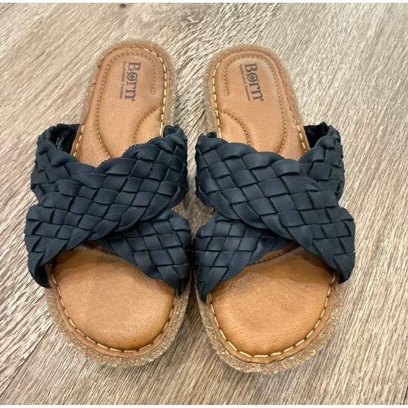 Børn Shoes - Women's Born Rue Flat Black CrissCross Leather Sandal Size 7 / 38